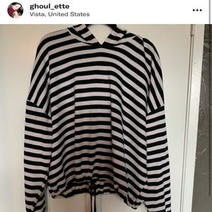 2X Hot Topic Black and White Drawstring Hoodie